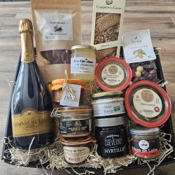 Coffret gourmand avec Crémant de Loire, foie gras entier et 11 spécialités de Touraine