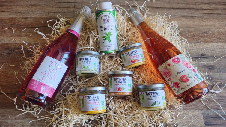 Sélection terroir: jus de raisin, vin rosé, huile basilic et tartinade chèvre.