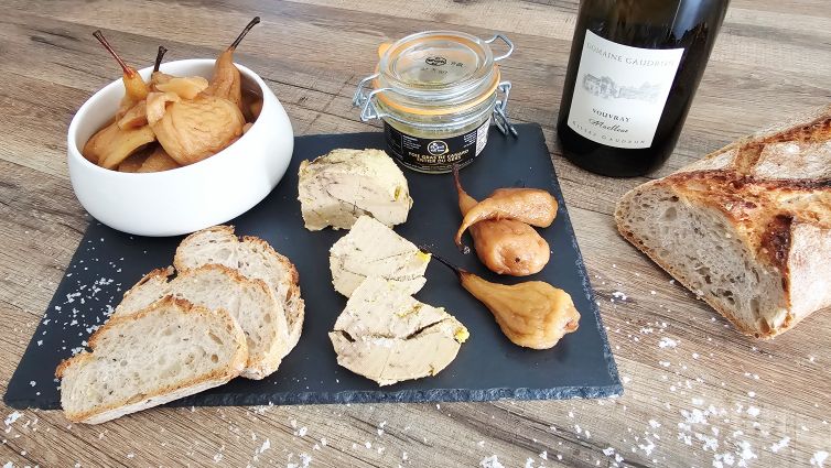 Foie gras entier et poires tapées réhydratées au vin blanc moelleux de Vouvray