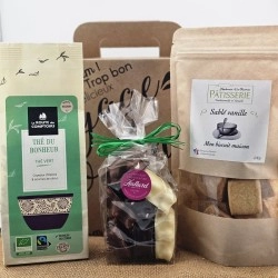Coffret cadeau gourmand femme avec the vert bio du Bonheur, sablés et douceurs.