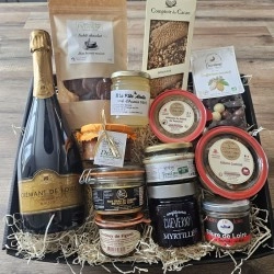 Coffret gourmand avec Crémant de Loire, foie gras entier et 11 spécialités de Touraine