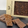 Tablette artisanale chocolat au lait et éclats de caramel incrustés